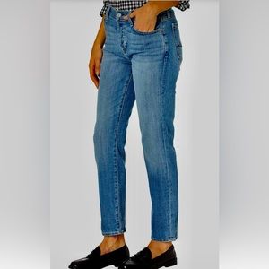 LN 7FOR ALL MANKIND JEANS. JOSEFINA SKINNY BOYFRIEND FIT. 27” INSEEM, 10 RISE.